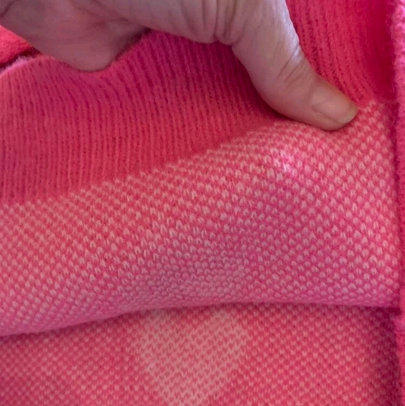 Heart Pattern Sweater - Picture 9 of 10